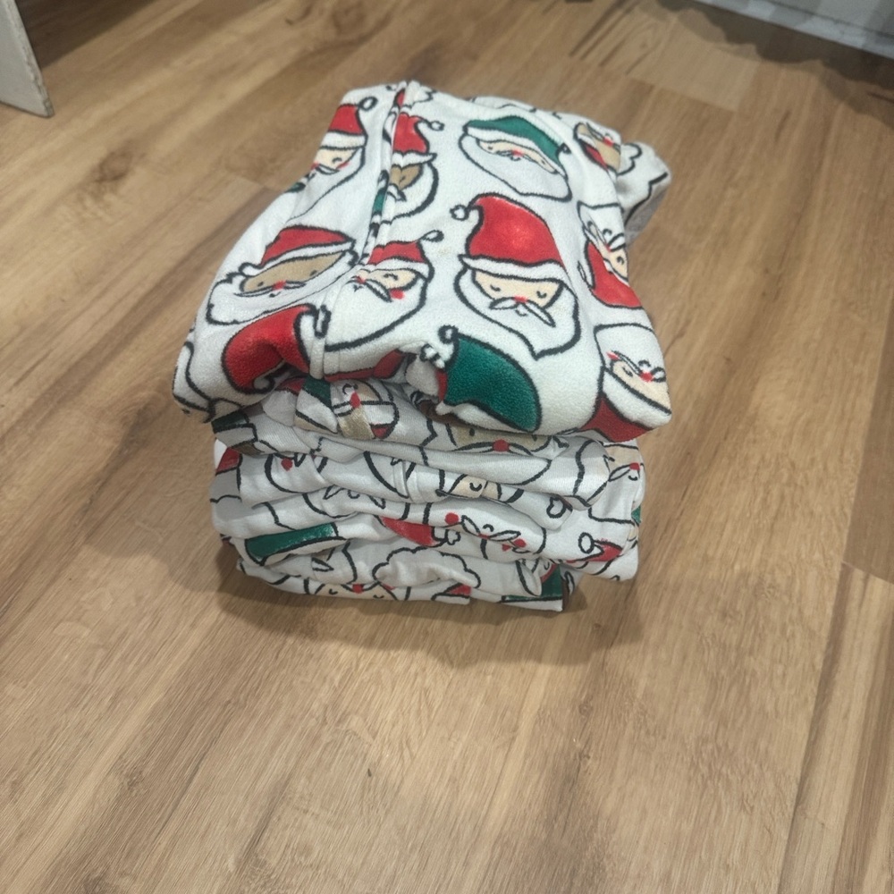 5x Christmas Santa Family Pajama Set (2 adults, 3 kids)